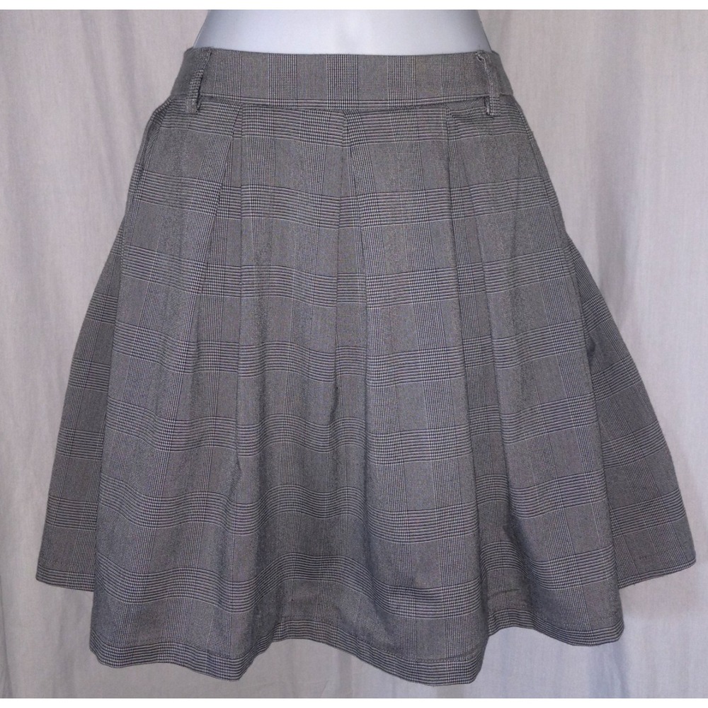 Hot Topic Gray Chain Pleated Skirt Mini Women's Size M Grunge Emo Skater School‎